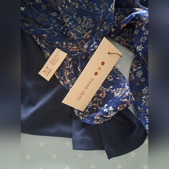 Sheer BLOUSE three dots BRAND NEW loose fit 40" chest BLUE FLORAL PRINT - Picture 5 of 5